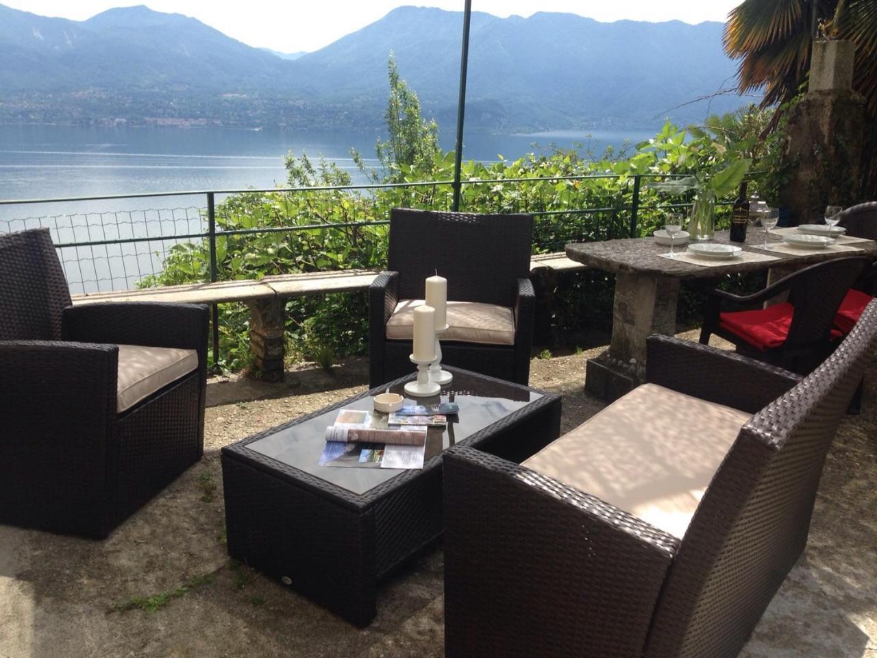 Ferienwohnung Residenza Le Camelie Oggebio Exterior foto