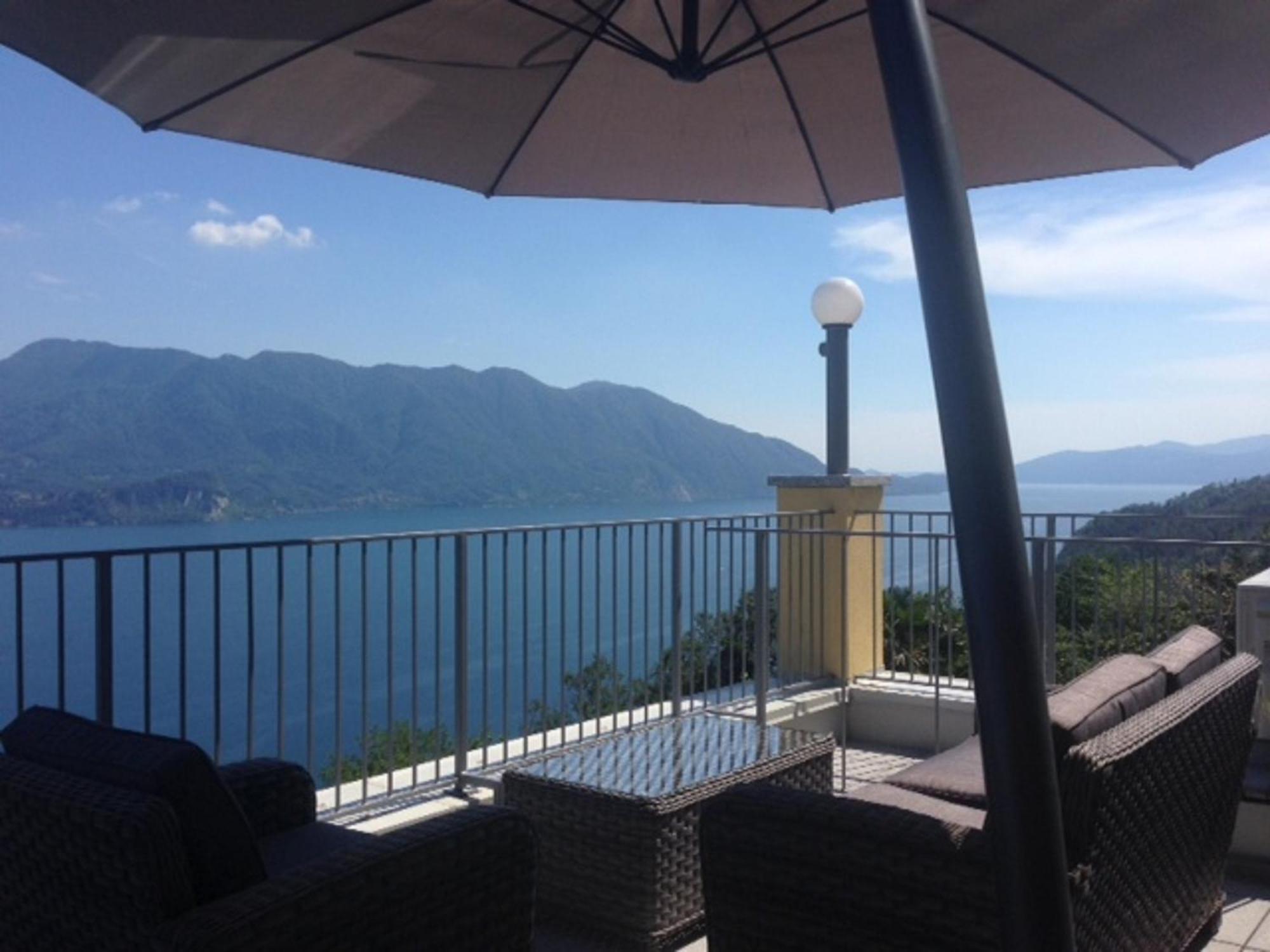 Ferienwohnung Residenza Le Camelie Oggebio Exterior foto