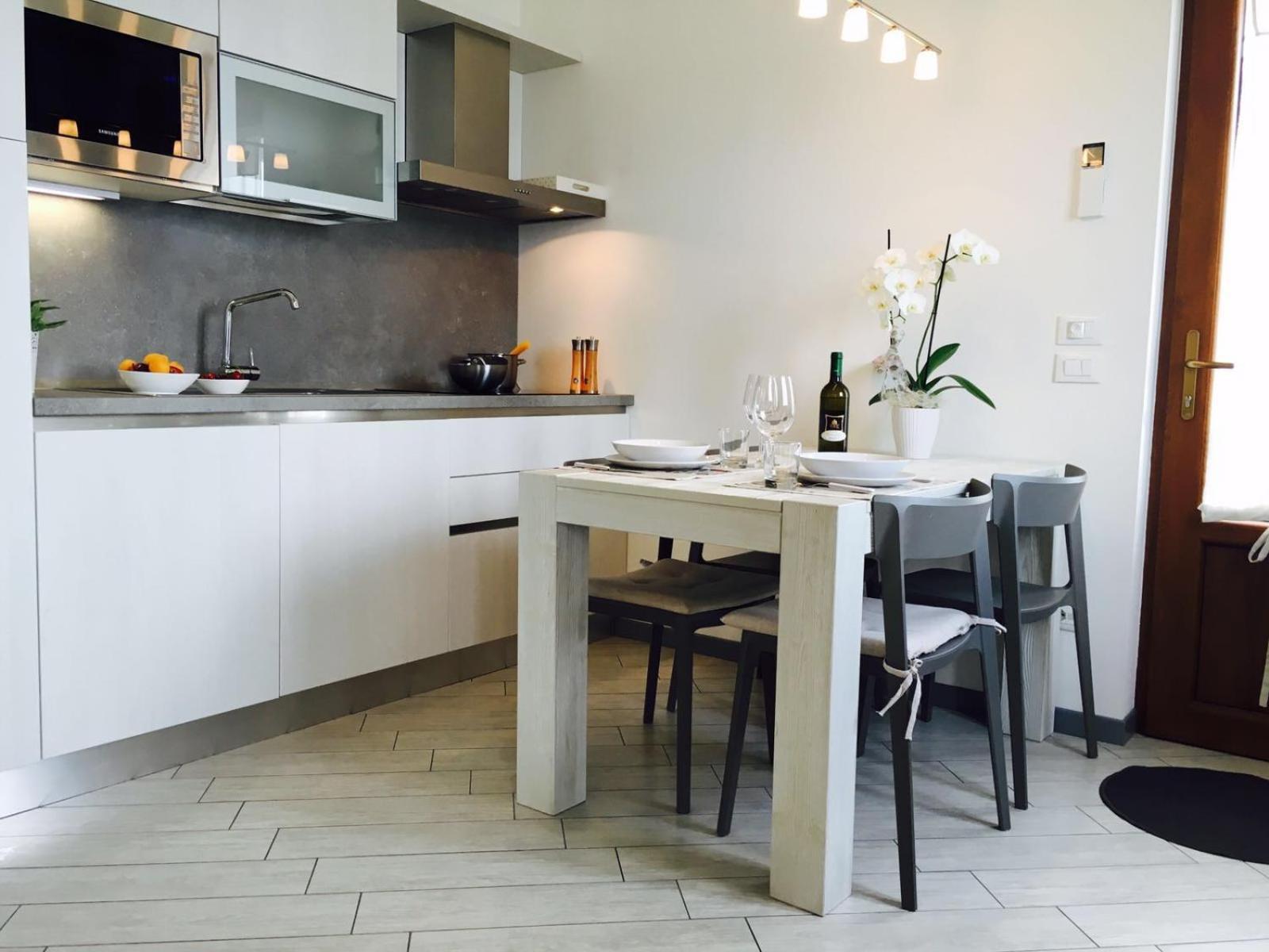 Ferienwohnung Residenza Le Camelie Oggebio Exterior foto